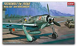 ACADEMY 2213 Fw190A-8 fighter and ground contact car