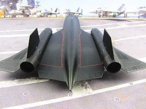 KNL Hobby diecast model SR-71 blackbird reconnaissance aircraft at high altitude and high speed high simulation model military 1:72 US Airforce