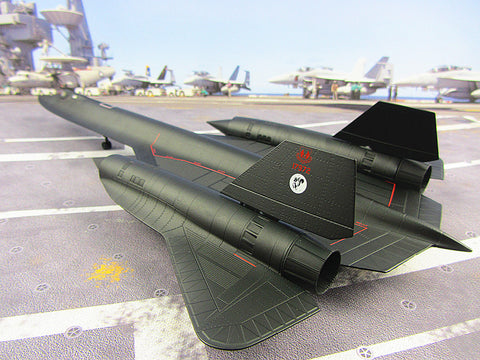 KNL Hobby diecast model SR-71 blackbird reconnaissance aircraft at high altitude and high speed high simulation model military 1:72 US Airforce
