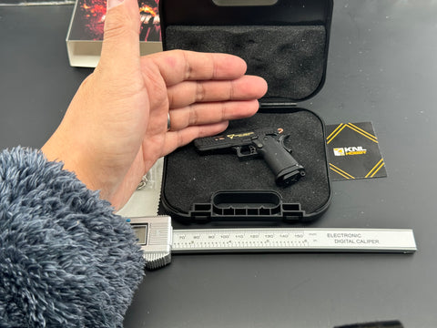 KNL HOBBY 1/3 Scale M1911 & JW4 TTI-PVI Pistol Grey Black Model + Collectible Storage Suitcase Bullets Ejection Function Can Not Shoot!