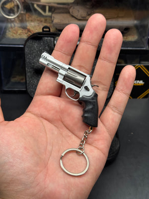 KNL Hobby Mini 1/3 Scale alloy revolver M500 slivery gunmetal gray color model keychain Alloy Handgun Shape Model Keychain Fidget Toy Keychain + Collectible Model Storage Suitcase Static model can not shoot!