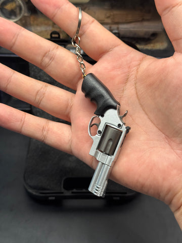 KNL Hobby Mini 1/3 Scale alloy revolver M500 slivery gunmetal gray color model keychain Alloy Handgun Shape Model Keychain Fidget Toy Keychain + Collectible Model Storage Suitcase Static model can not shoot!