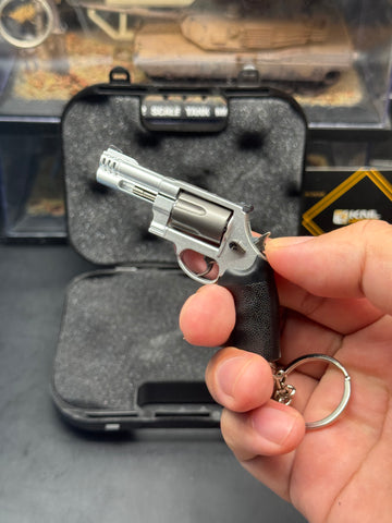 KNL Hobby Mini 1/3 Scale alloy revolver M500 slivery gunmetal gray color model keychain Alloy Handgun Shape Model Keychain Fidget Toy Keychain + Collectible Model Storage Suitcase Static model can not shoot!