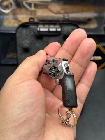 KNL Hobby Mini 1/3 Scale alloy revolver M500 slivery gunmetal gray color model keychain Alloy Handgun Shape Model Keychain Fidget Toy Keychain + Collectible Model Storage Suitcase Static model can not shoot!