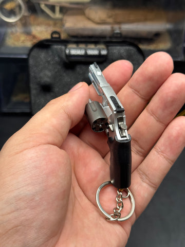 KNL Hobby Mini 1/3 Scale alloy revolver M500 slivery gunmetal gray color model keychain Alloy Handgun Shape Model Keychain Fidget Toy Keychain + Collectible Model Storage Suitcase Static model can not shoot!