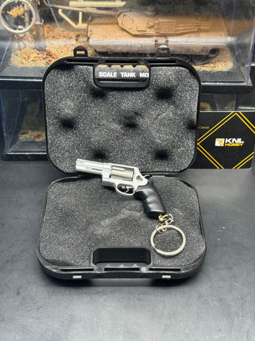 KNL Hobby Mini 1/3 Scale alloy revolver M500 slivery gunmetal gray color model keychain Alloy Handgun Shape Model Keychain Fidget Toy Keychain + Collectible Model Storage Suitcase Static model can not shoot!