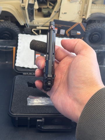 KNL Hobby B M9A3 1/2.05 scale Pistol black color pistol model bullet ejection function + 6 bullets model handgun model alloy toy Scale Mini M9A3 Pistol Aolly Model +collectible Storage Suitcase limited version Can not shoot