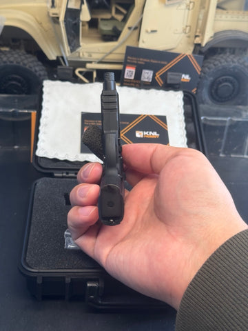 KNL Hobby B M9A3 1/2.05 scale Pistol black color pistol model bullet ejection function + 6 bullets model handgun model alloy toy Scale Mini M9A3 Pistol Aolly Model +collectible Storage Suitcase limited version Can not shoot