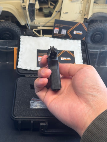 KNL Hobby B M9A3 1/2.05 scale Pistol black color pistol model bullet ejection function + 6 bullets model handgun model alloy toy Scale Mini M9A3 Pistol Aolly Model +collectible Storage Suitcase limited version Can not shoot