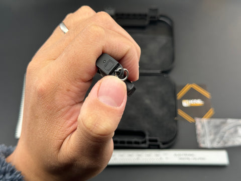 KNL HOBBY pistol model handgun model G type 17 black scale alloy model keychain 1/3 Scale Mini G-17 Aolly Model Keychain +collectible Storage Suitcase+holster Model Keychain collectible verison Can not shoot