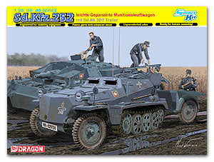 1/35 scale model Dragon 6718 Sd.Kfz.252 semi-track supply vehicle and Sd.Ah.32 / 1 hanging traction card