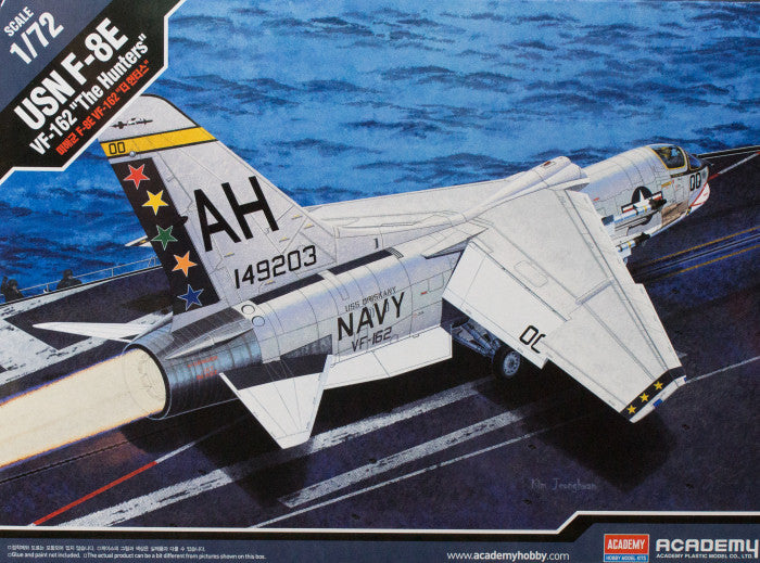 ACADEMY 12521 F-8E Crusader carrier-based fighter "VF-162 Hunter"