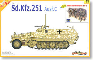 1/35 scale model Dragon 9135 Sd.Kfz.251 / 1 Ausf.C semi-crawler armored vehicles and soldiers