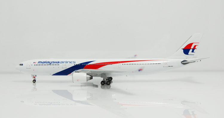 Phoenix 10934* Malaysia AirlineA330-300 9M-MTG 1/400