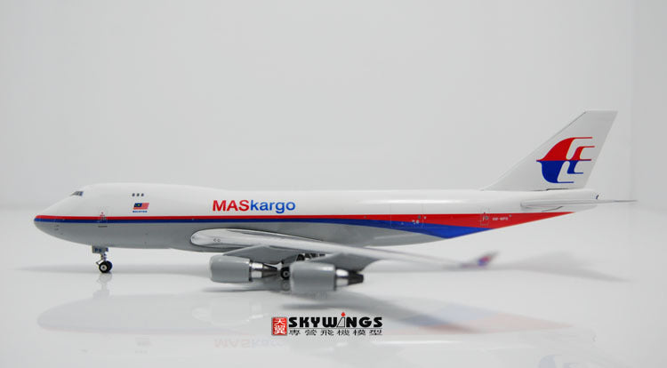 Phoenix 10622* Malaysia Airlines B747-400 9M-MPS freight 1/400