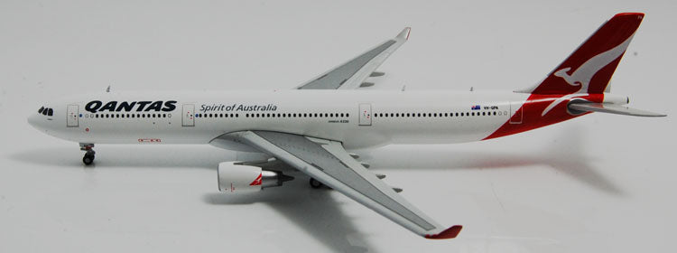 GeminiJets GJQFA1199 Qantas A330-300 VH-QPA 1:400