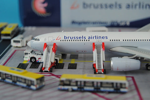 Phoenix 11282 * Air Brussels, Belgium A330-300 OO-SFX 1/400