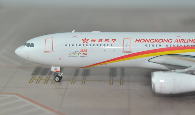 Phoenix 04103 Hong Kong AirlineA330-300 B-LNR 1/400