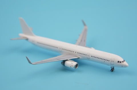 Shotshot: JC Wings XX4999/XX4999A Airbus Original A321 White Machine 1:400