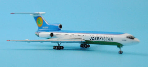 Phoenix 10830 * Uzbekistan TU-154M UK-85764 1/400