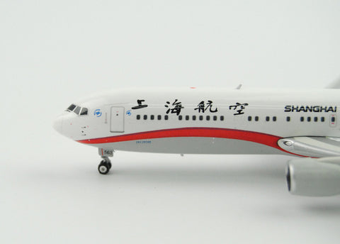 Phoenix 11086 * Shanghai Airlines B767-300 ER B-2563 1 / 400