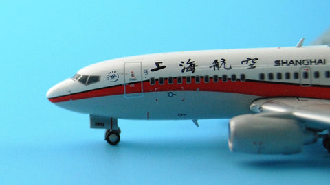Special offer: JC Wings XX4606 Shanghai Airlines B737-700 B-2913 1:400