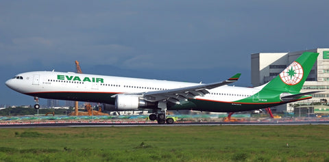 Aviation av4333004 Eva Air a330-300 B-16338 1/400