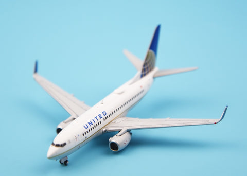 GeminiJets GJUAL1601 United Airlines B737-700/w 1:400