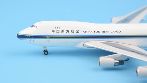 Phoenix 11368 * China Southern B747-400 B-2461 cargo aircraft 1/400
