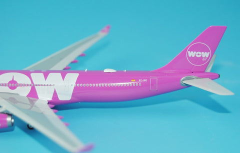 Phoenix 11297 WOW Air A330-300 EC-MIO 1/400