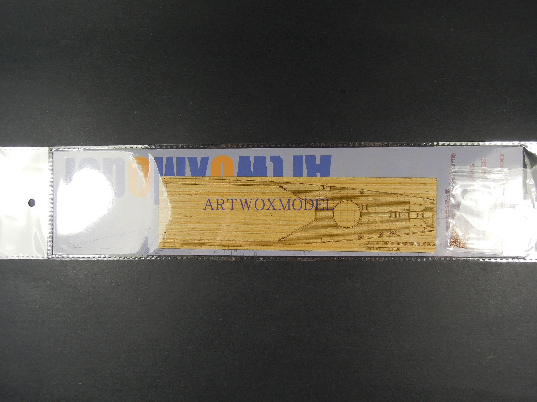 Artwox model wooden deck for trumpeter 05326 Indianapolis ca - 35 1945 wood deck aw 10090